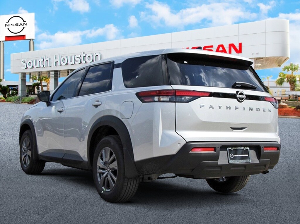 2025 Nissan Pathfinder S photo 3