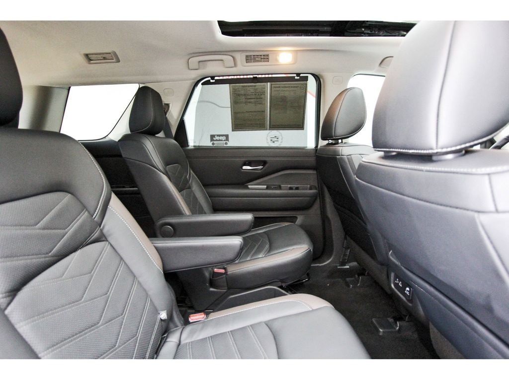 2024 Nissan Pathfinder Platinum - Photo 9