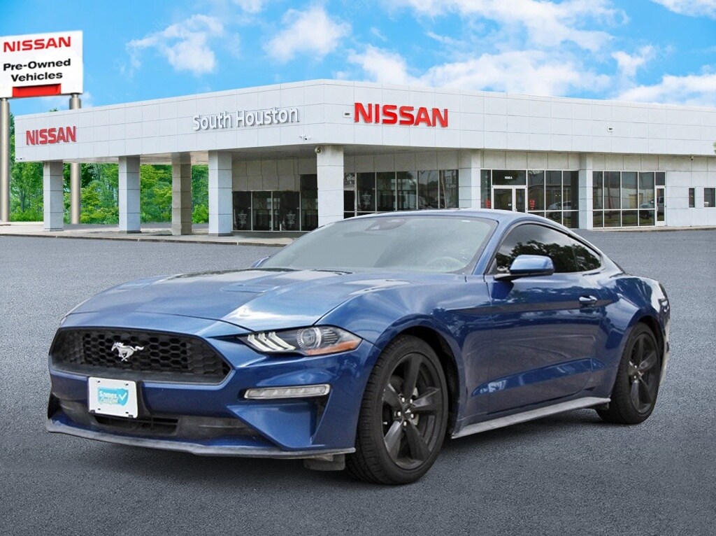 2022 Ford Mustang EcoBoost photo 2