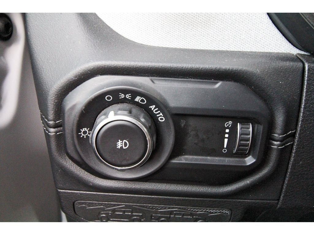 2024 Jeep Wrangler 4-Door Sahara - Photo 19