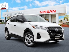 2025 Nissan Kicks Play S SUV