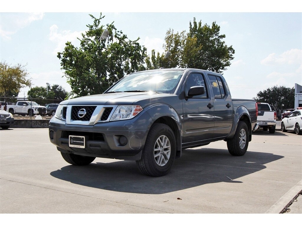 2017 Nissan Frontier SV photo 2