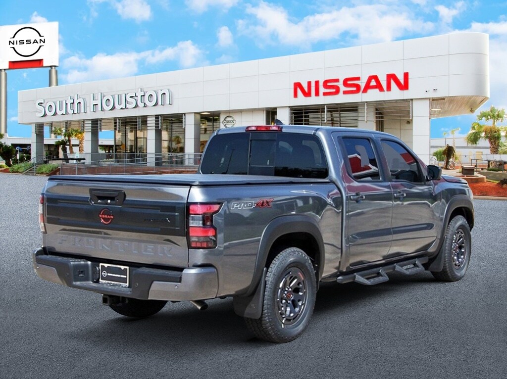 2026 Nissan Frontier SV photo 2