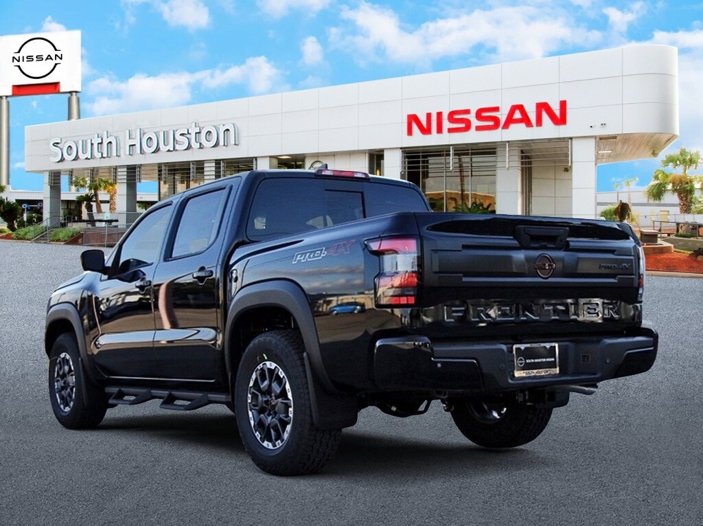 2026 Nissan Frontier PRO-4X photo 3