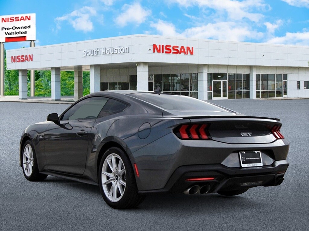 2025 Ford Mustang GT Premium photo 3