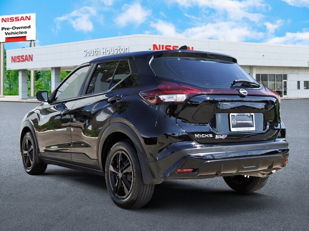 2025 Nissan Kicks Play S photo 3