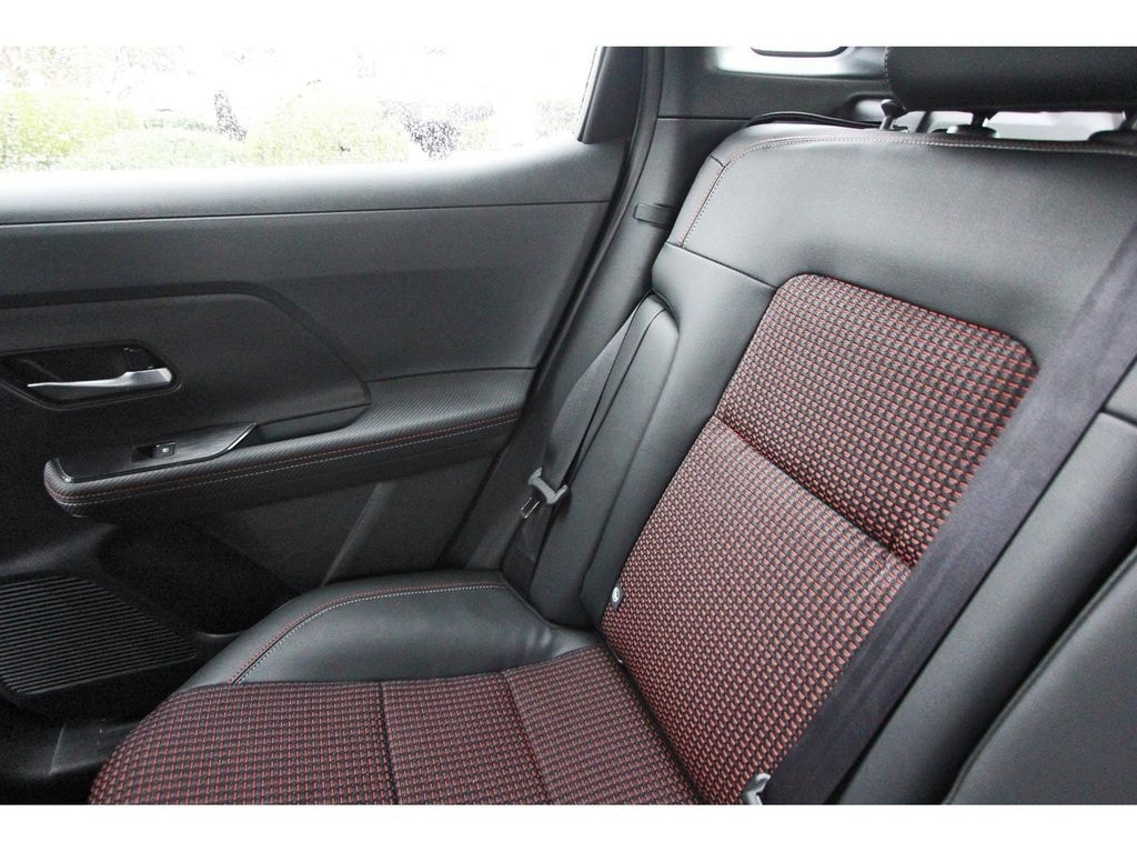 2025 Nissan Kicks SR - Photo 11