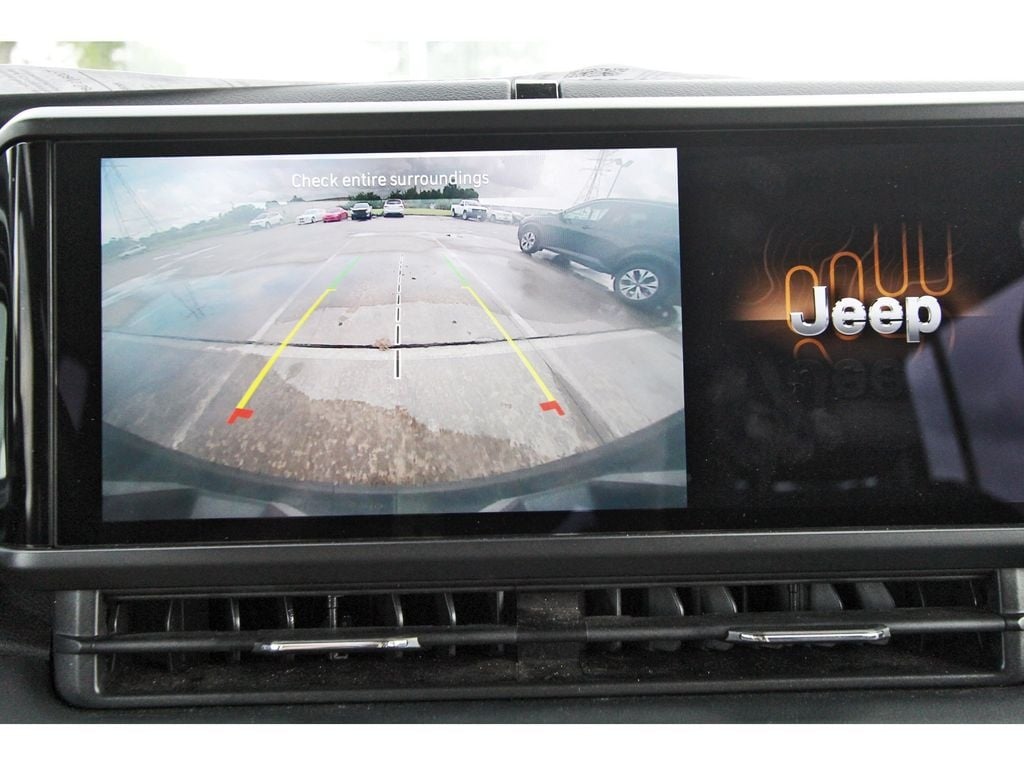 2024 Jeep Wrangler 4-Door Sahara - Photo 23