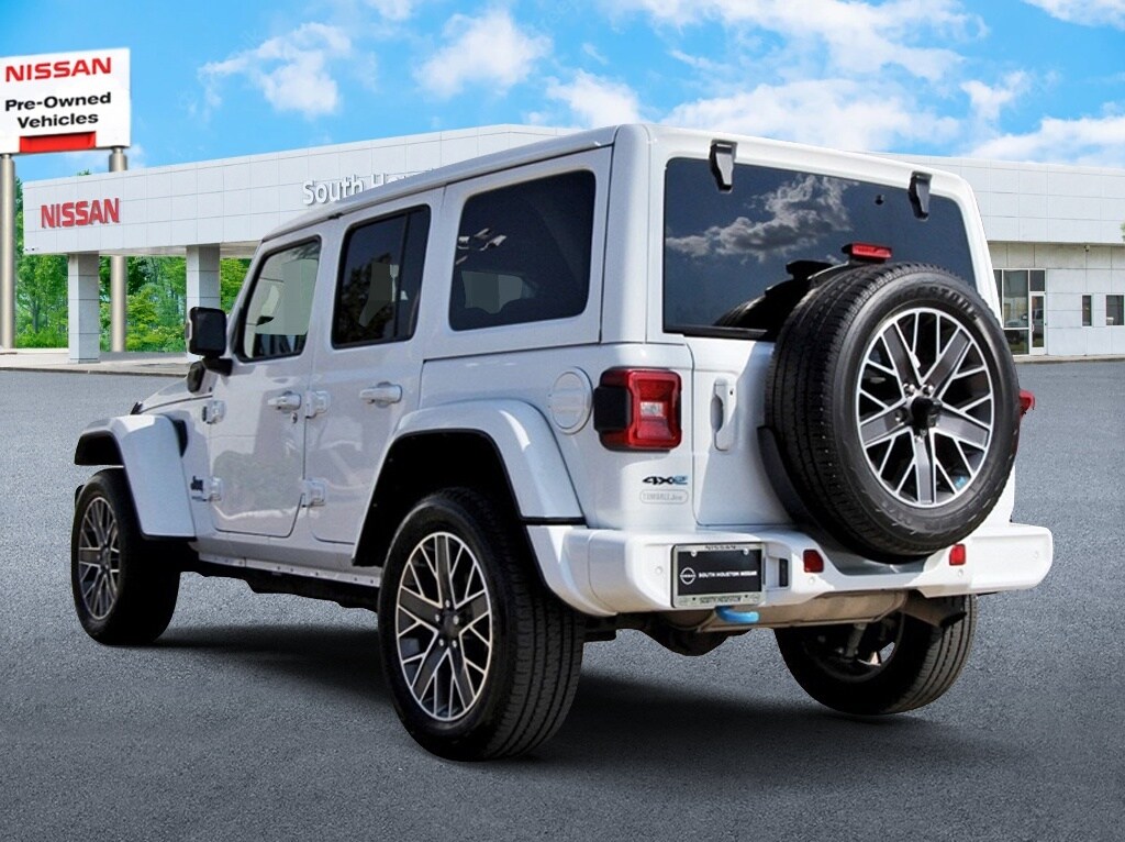 2022 Jeep Wrangler Unlimited 4xe Sahara High Altitude photo 3