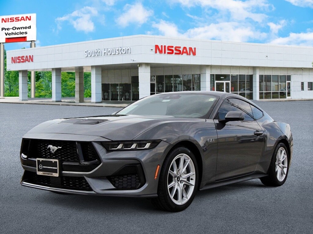2025 Ford Mustang GT Premium photo 2