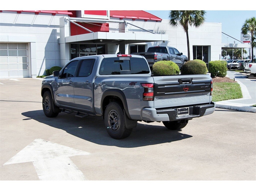 2026 Nissan Frontier SV photo 2