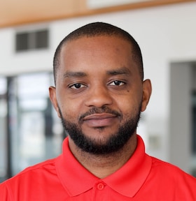 Staff member Orlando Monteiro from ID_cdd00aa0d512