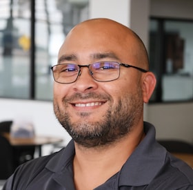 Staff member Jonathan Guajardo from ID_23428e5b977a
