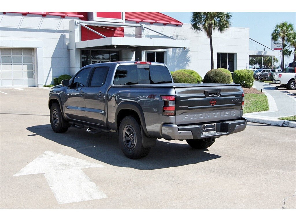 2026 Nissan Frontier SV photo 3