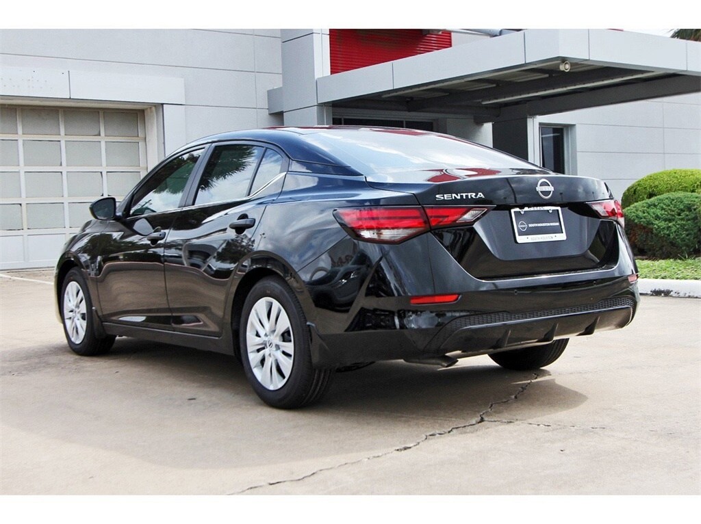 2025 Nissan Sentra S photo 2