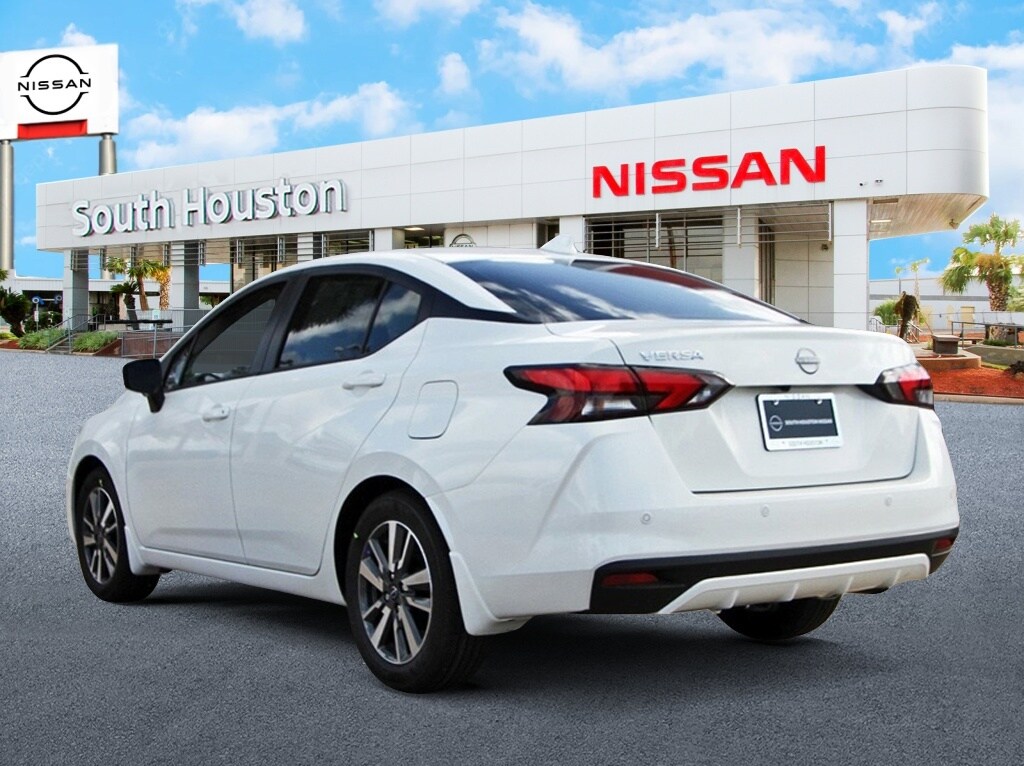 2025 Nissan Versa 1.6 SV photo 2