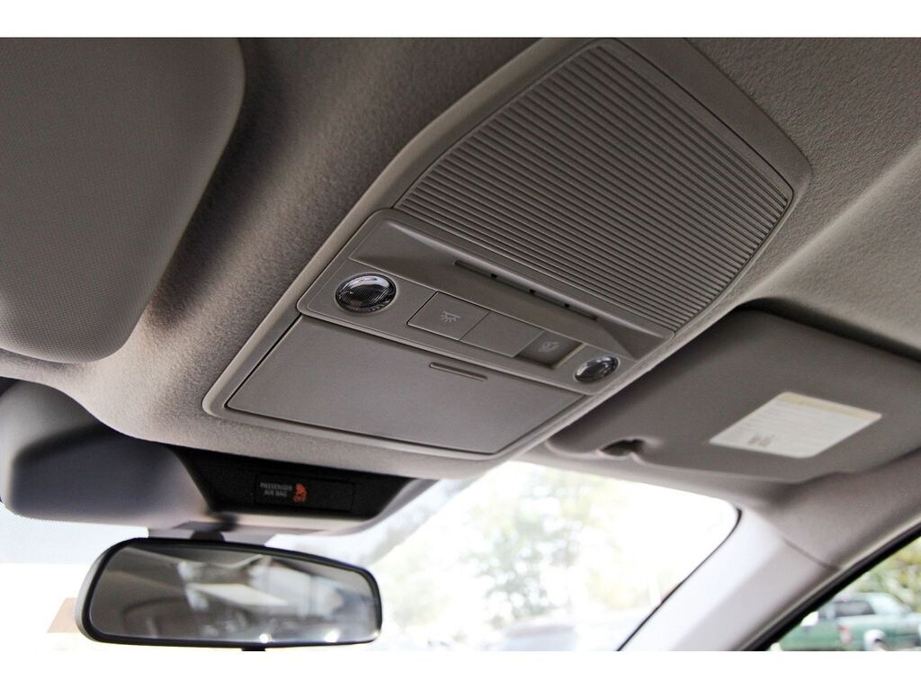 2025 Nissan Kicks SR - Photo 16