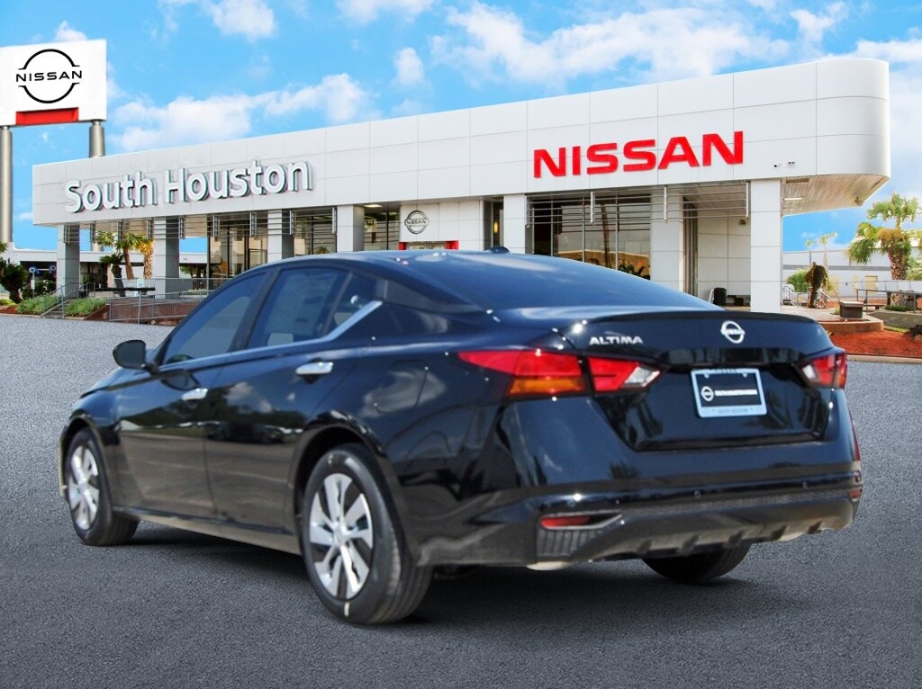 New 2025 Nissan Altima S Sedan