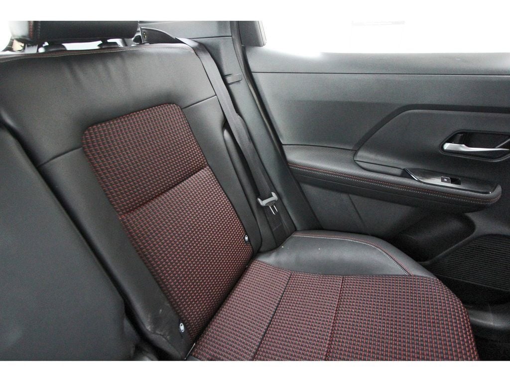 2025 Nissan Kicks SR - Photo 12