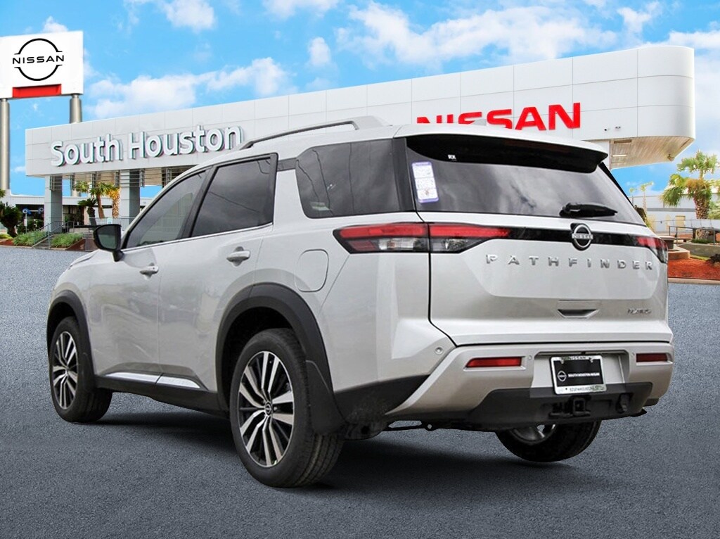 2025 Nissan Pathfinder Platinum photo 3