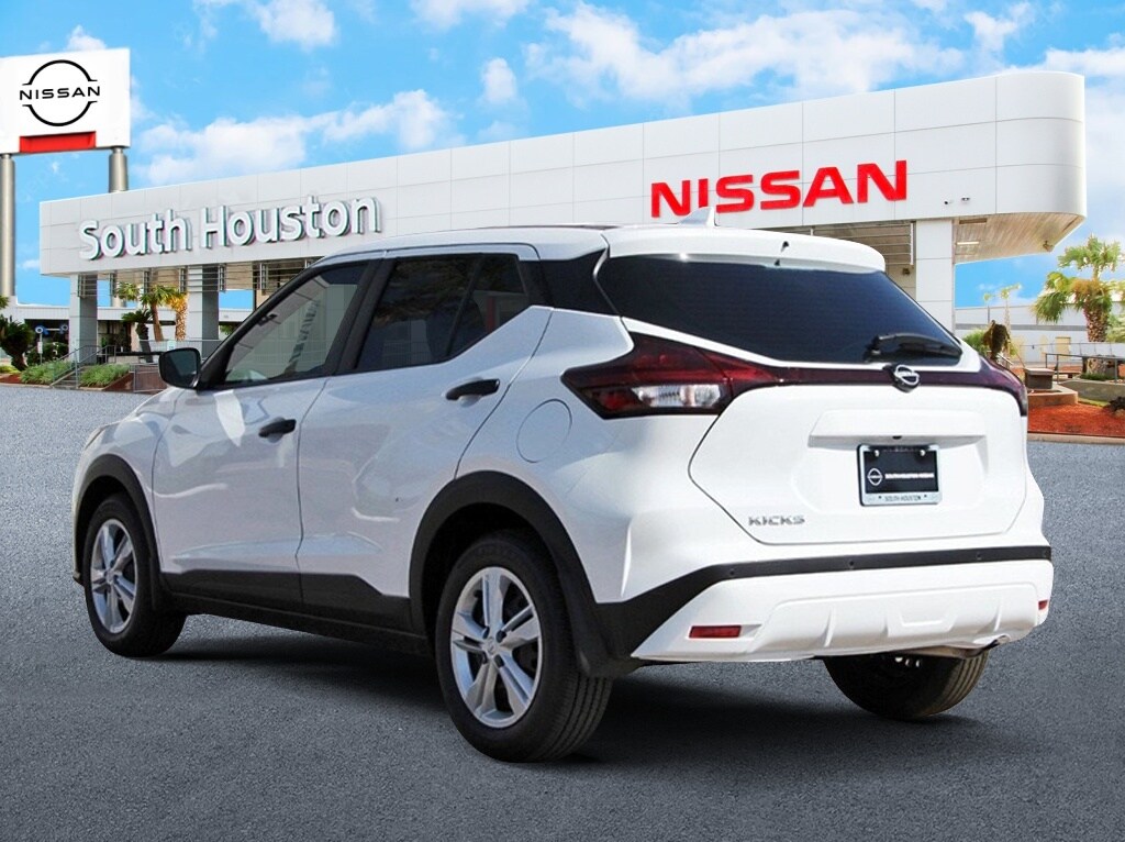 2025 Nissan Kicks Play S photo 2