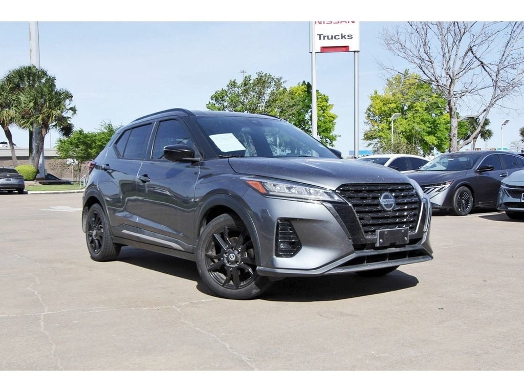 2021 Nissan Kicks SR
