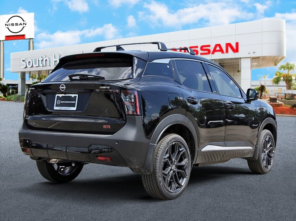 2026 Nissan Kicks SR photo 3