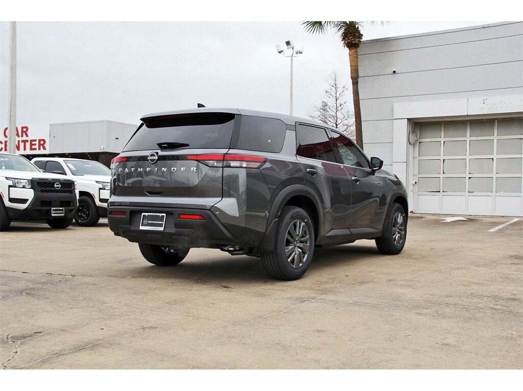 2025 Nissan Pathfinder S photo 4