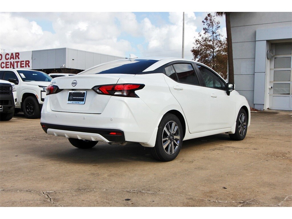 2025 Nissan Versa 1.6 SV photo 4