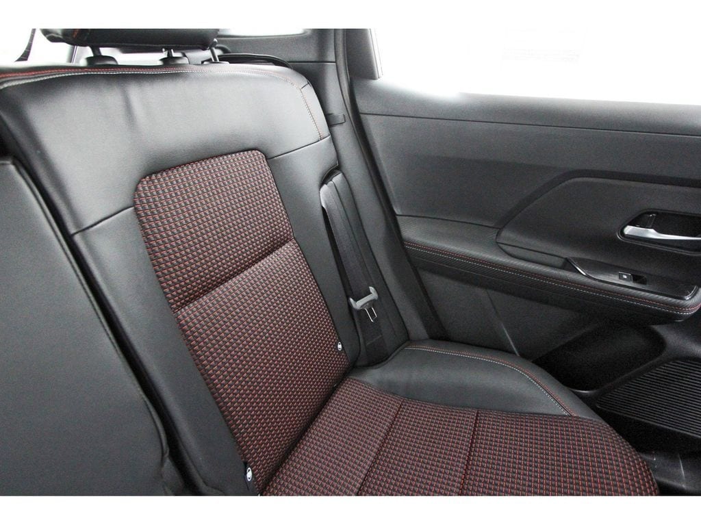 2025 Nissan Kicks SR - Photo 12