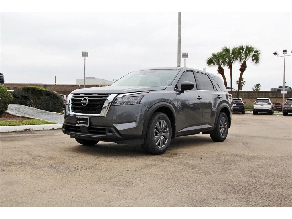 2025 Nissan Pathfinder S photo 2