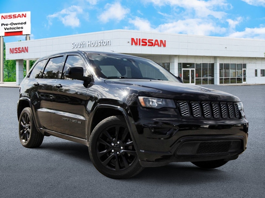 Used 2017 Jeep Grand Cherokee Laredo RWD SUV