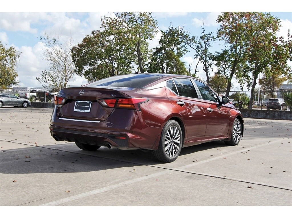 2023 Nissan Altima 2.5 SV photo 4