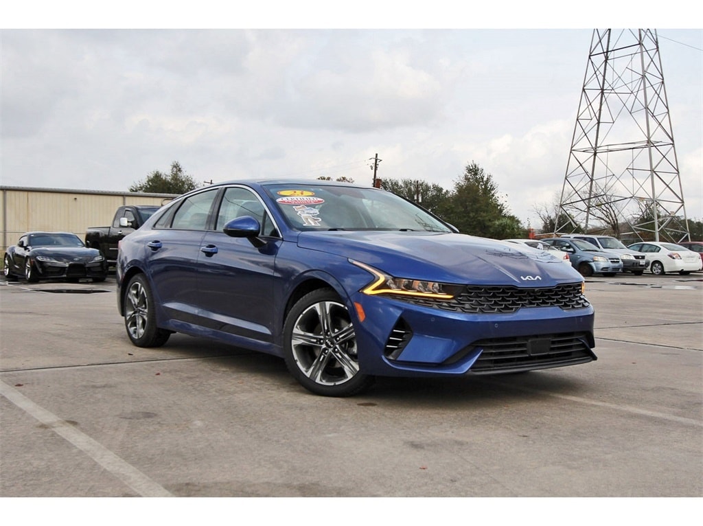 2023 Kia K5 EX's photo