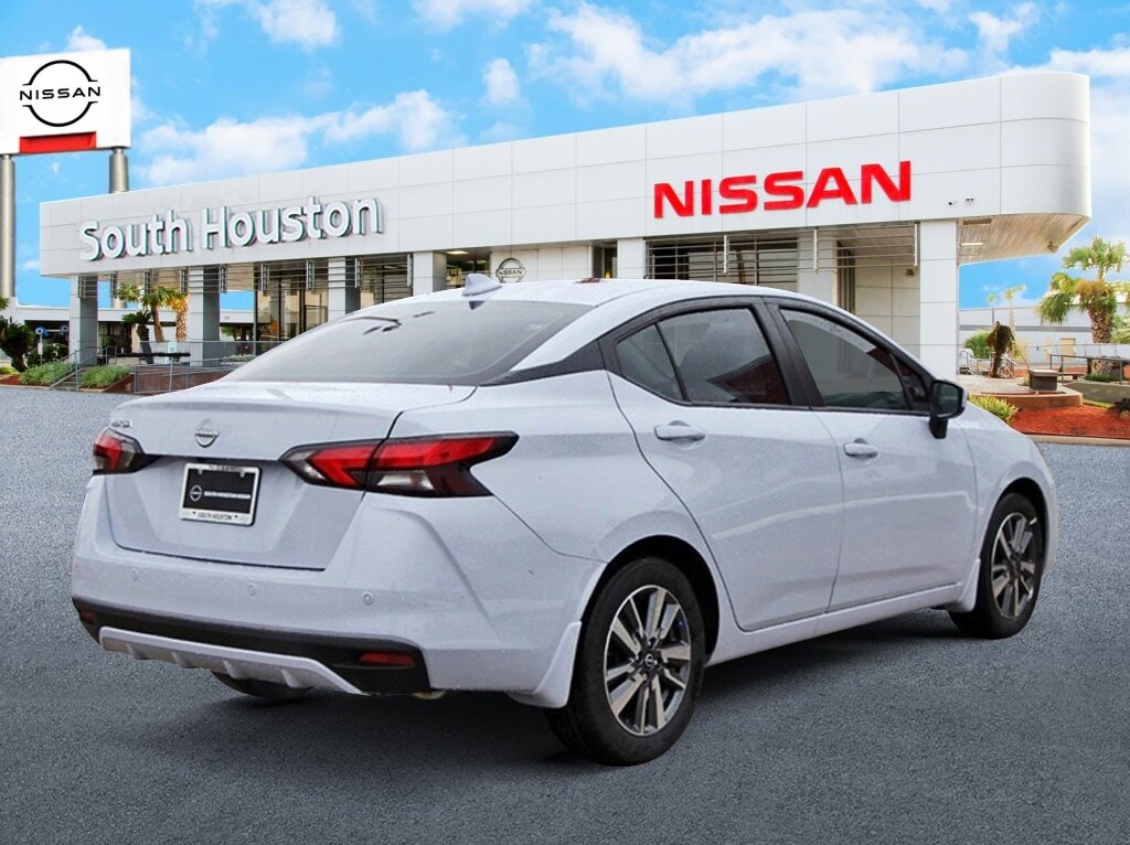 2025 Nissan Versa 1.6 SV photo 3