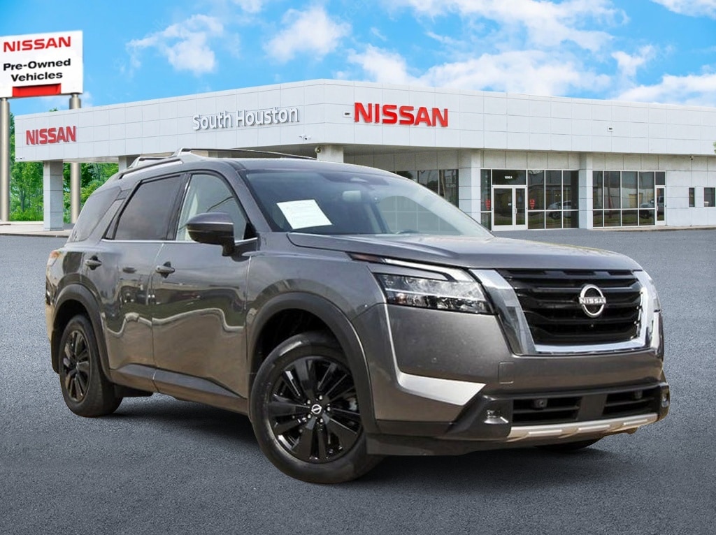 2022 Nissan Pathfinder SL 2WD's photo