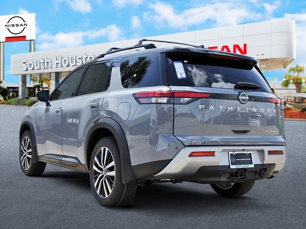 2025 Nissan Pathfinder Platinum photo 3