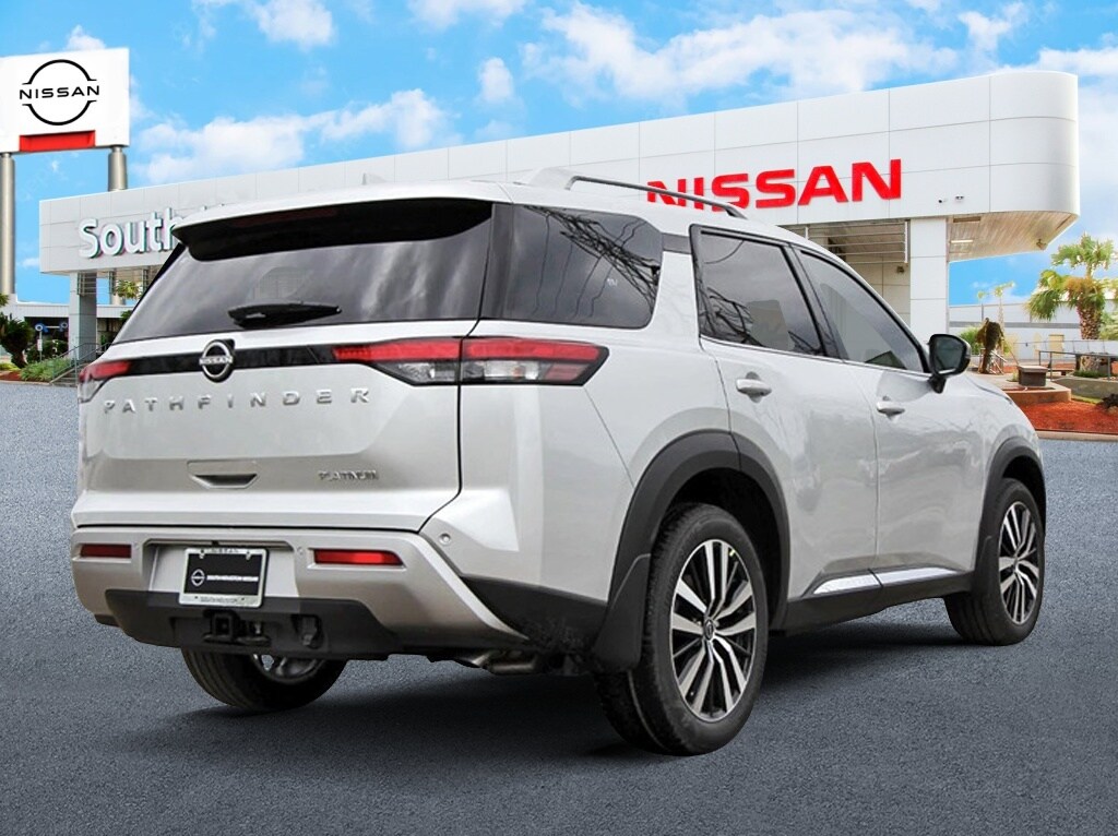 2025 Nissan Pathfinder Platinum photo 4