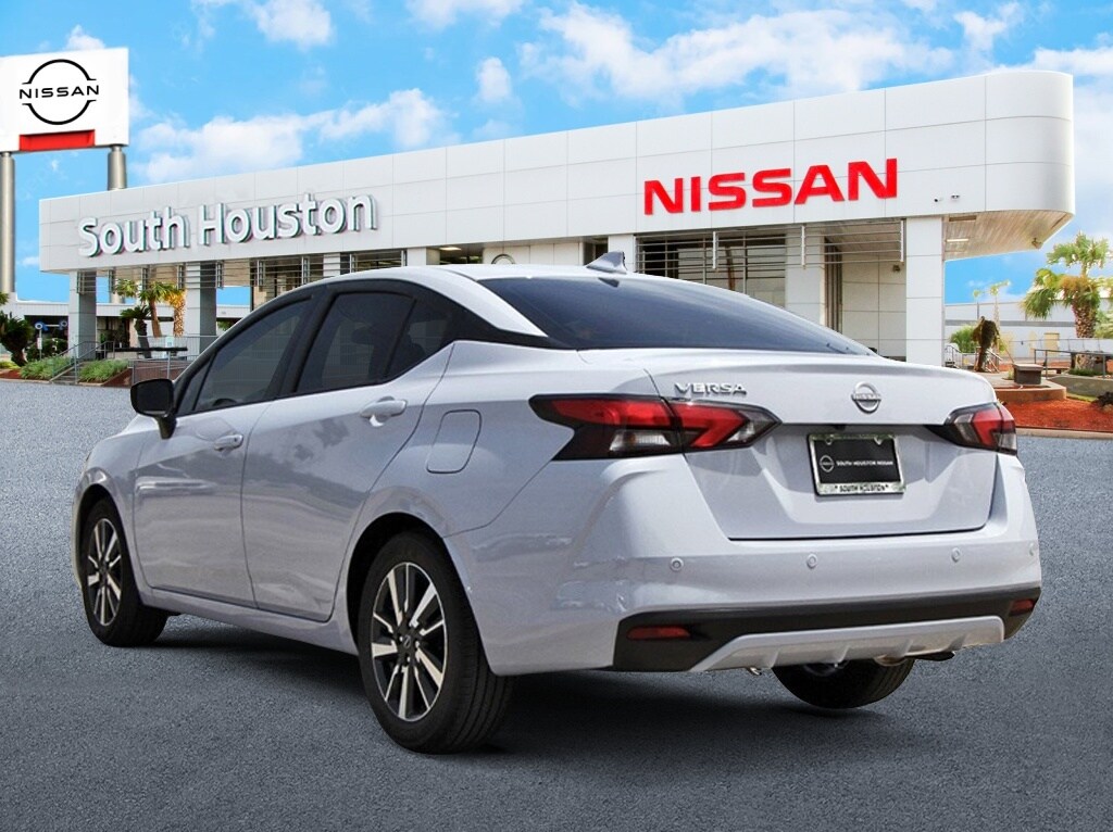 2025 Nissan Versa 1.6 SV photo 3