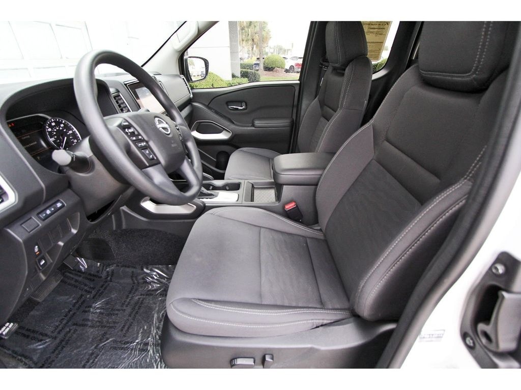 2024 Nissan Frontier SV - Photo 6