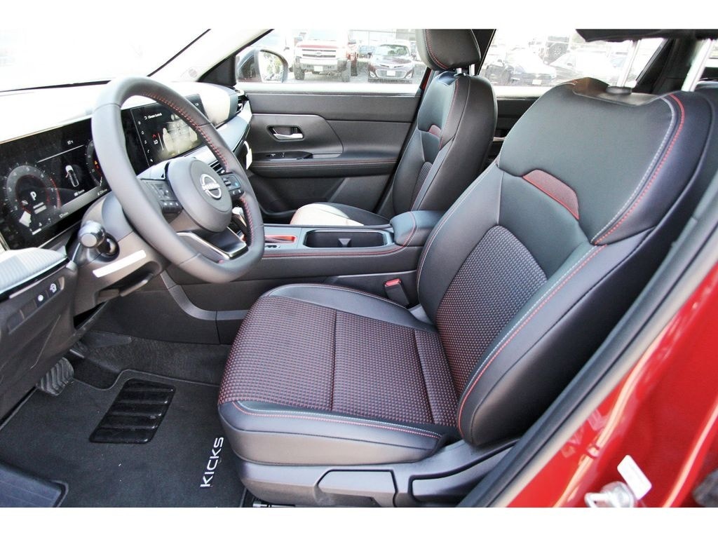 2025 Nissan Kicks SR - Photo 6