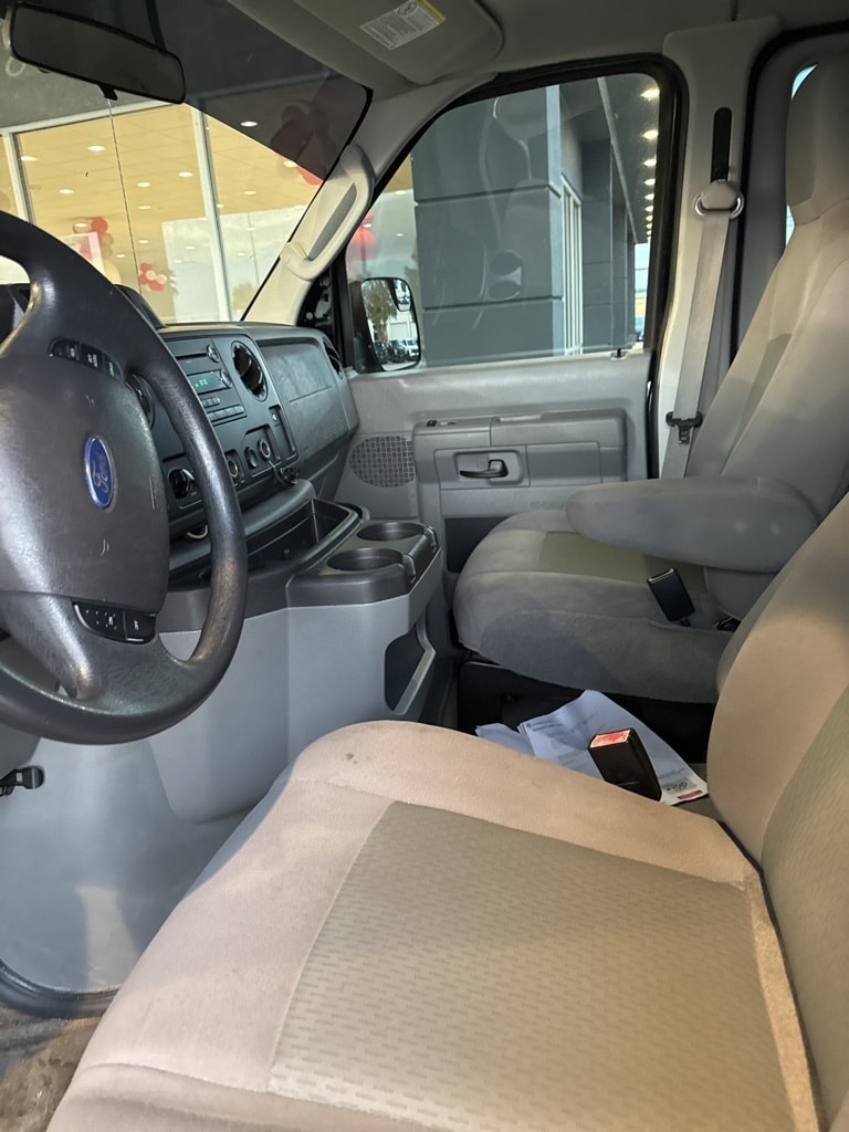 2013 Ford E-Series Econoline Wagon XLT's photo