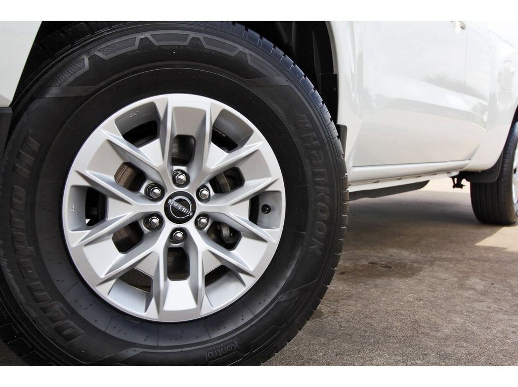 2024 Nissan Frontier SV - Photo 30