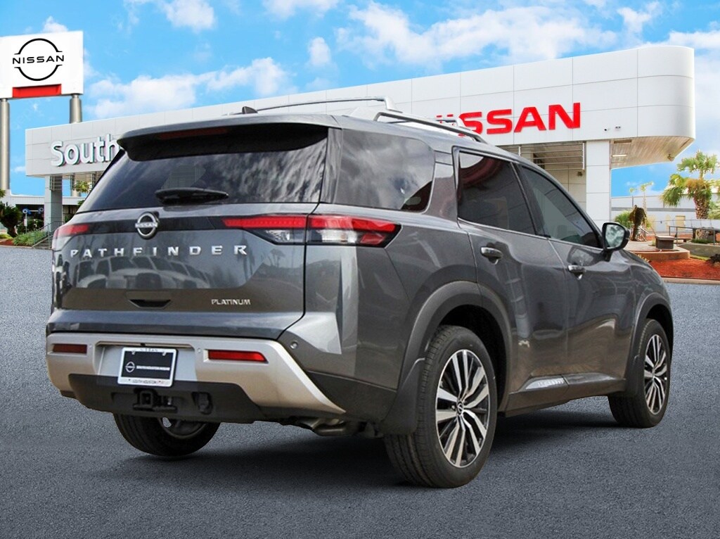 2025 Nissan Pathfinder Platinum photo 4