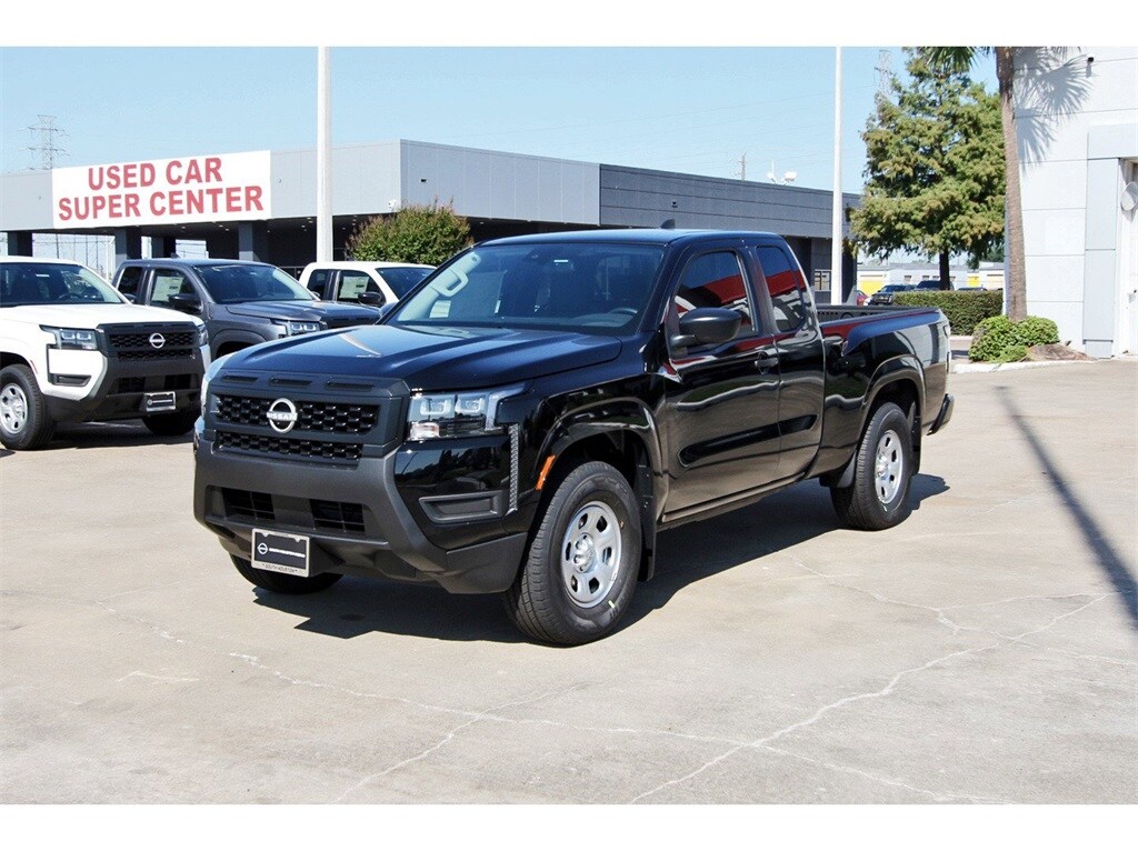 2026 Nissan Frontier SV photo 2