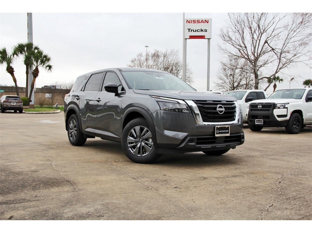 2025 Nissan Pathfinder S