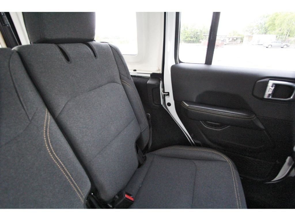 2024 Jeep Wrangler 4-Door Sahara - Photo 12