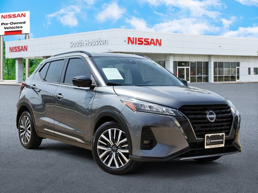 2023 Nissan Kicks SR