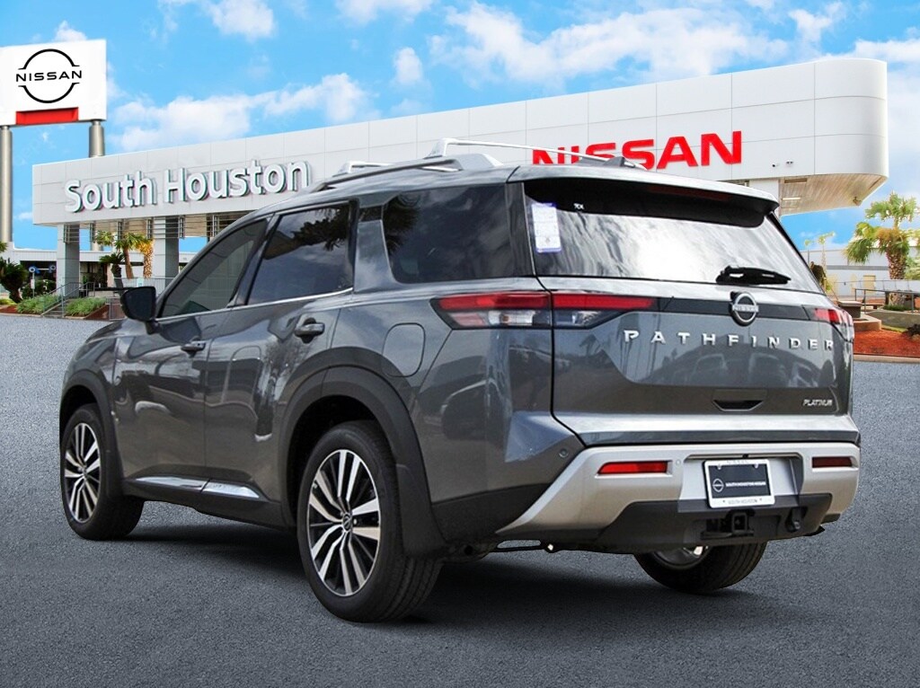 2025 Nissan Pathfinder Platinum photo 3