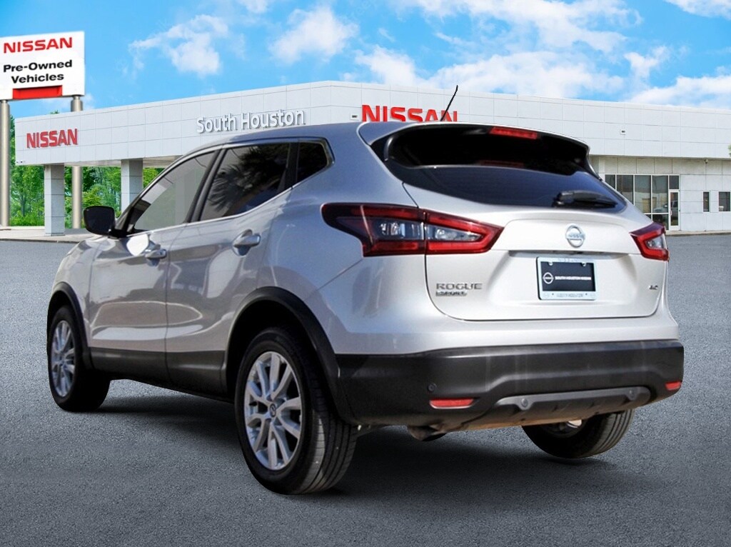 2021 Nissan Rogue Sport S photo 2